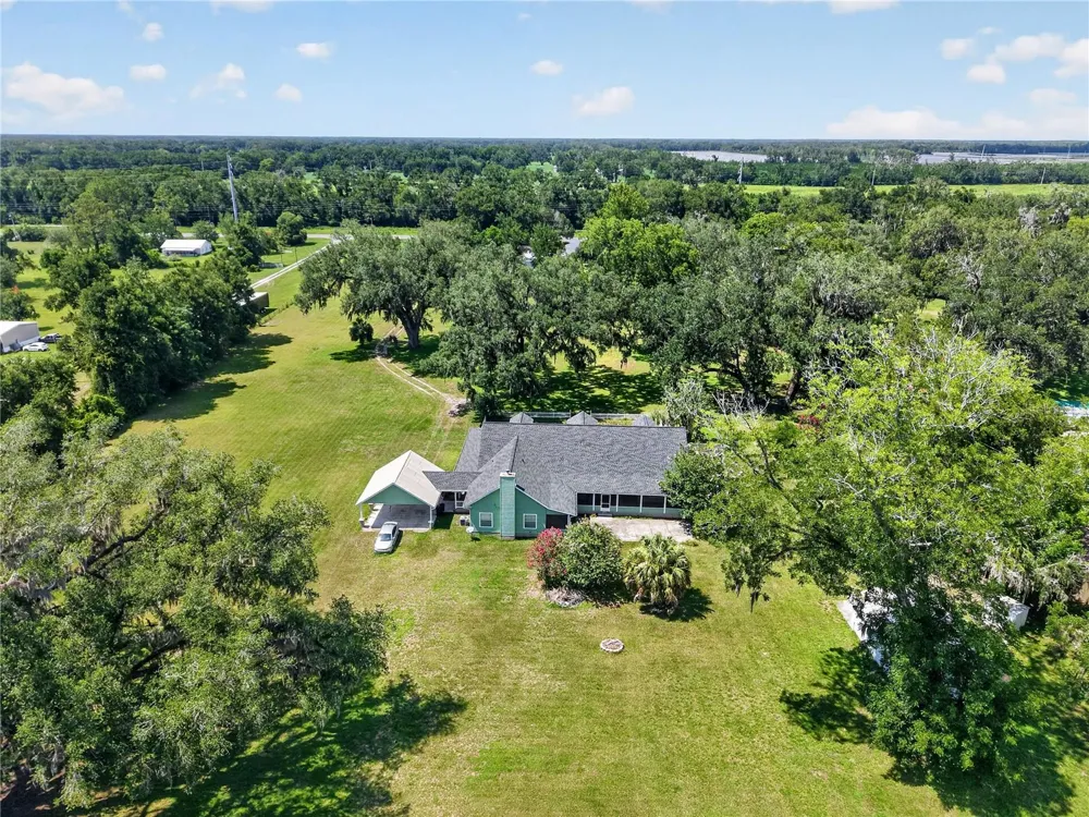 2039 SW STATE ROAD 26 Trenton, FL 32693