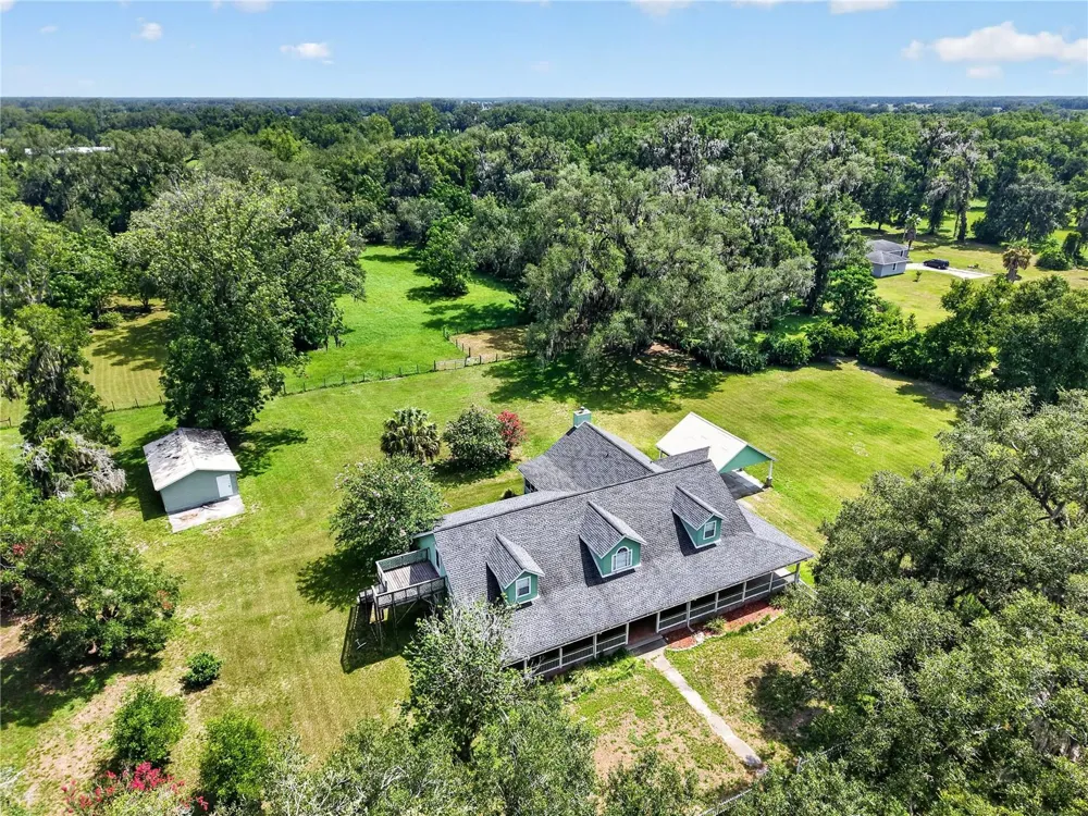 2039 SW STATE ROAD 26 Trenton, FL 32693