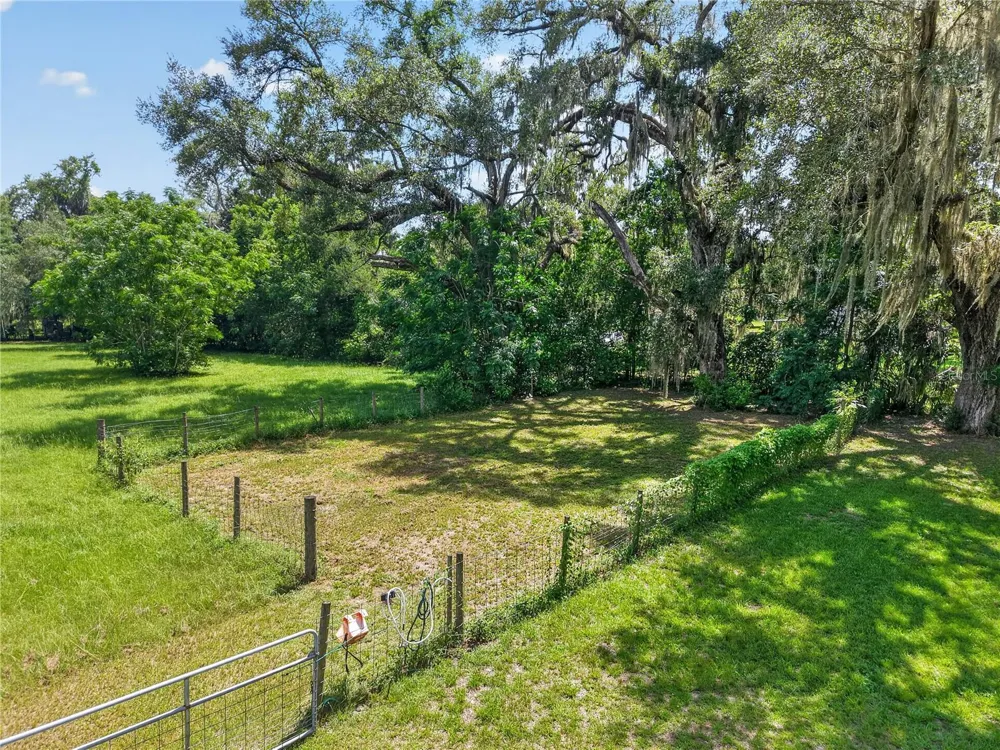 2039 SW STATE ROAD 26 Trenton, FL 32693