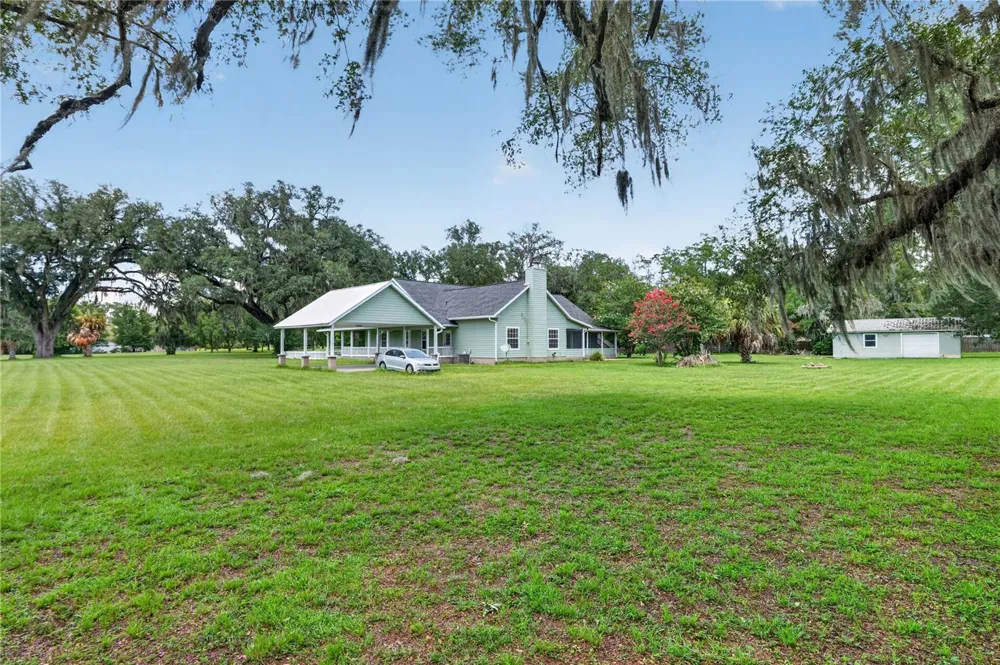 2039 SW STATE ROAD 26 Trenton, FL 32693