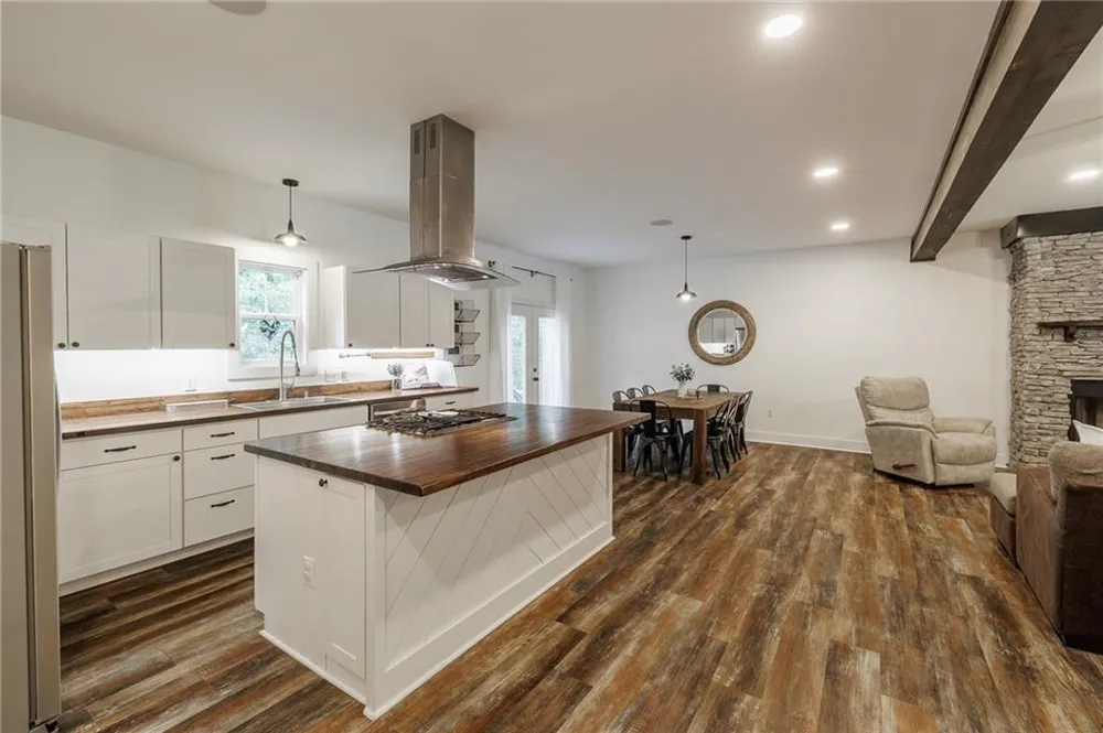 930 James Holcomb Road Hull, GA 30646