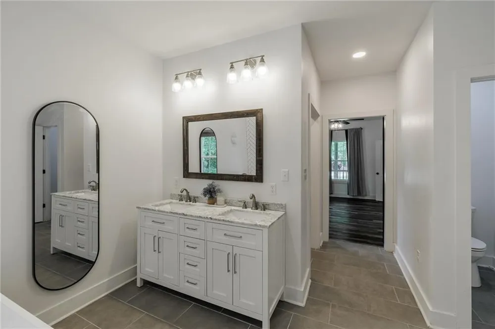 930 James Holcomb Road Hull, GA 30646