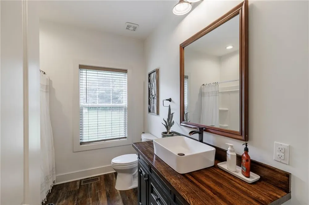 930 James Holcomb Road Hull, GA 30646