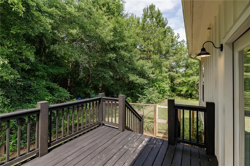930 James Holcomb Road Hull, GA 30646