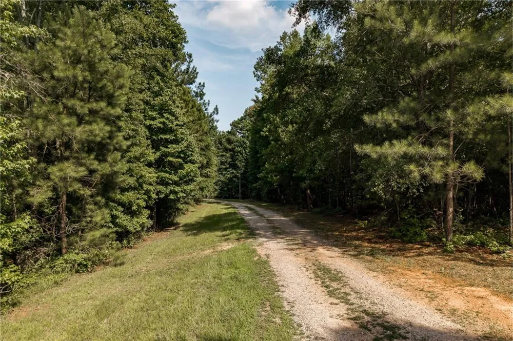 930 James Holcomb Road Hull, GA 30646