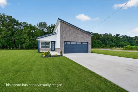 102 Shadywood Road