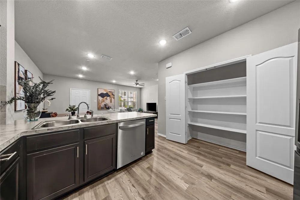1271 Lamar Drive Lewisville, TX 75077