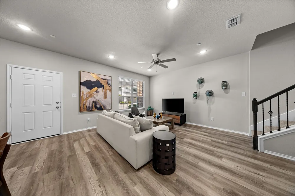 1271 Lamar Drive Lewisville, TX 75077