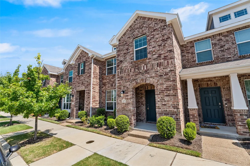 1271 Lamar Drive Lewisville, TX 75077