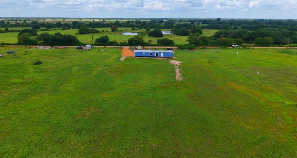 1087 Cr 141 Rock Island, TX 77470