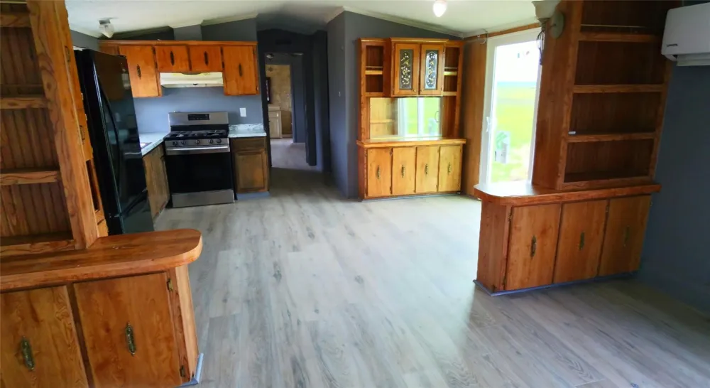 1087 Cr 141 Rock Island, TX 77470