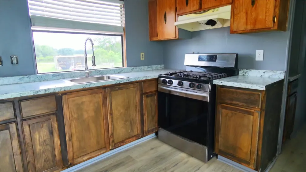 1087 Cr 141 Rock Island, TX 77470