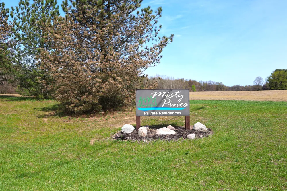29265 Misty Pines Street Dowagiac, MI 49047