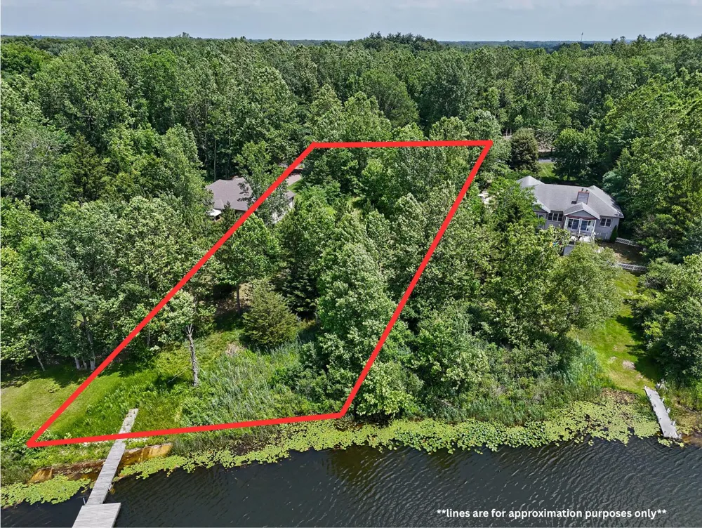 29265 Misty Pines Street Dowagiac, MI 49047