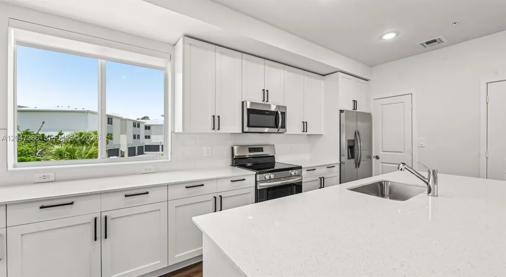 18155 SW 98th Ave #Alina Palmetto Bay, FL 33157