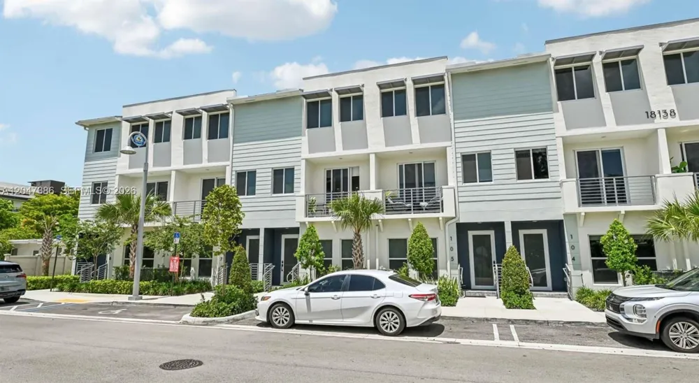 18155 SW 98th Ave #Alina Palmetto Bay, FL 33157