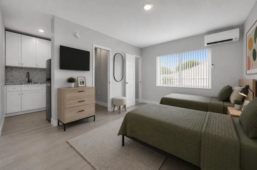 6647 SW 59th Pl #202 South Miami, FL 33143