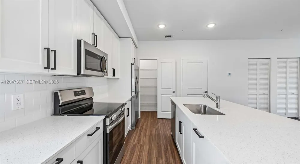 18155 SW 98th Ave #Aria Palmetto Bay, FL 33157