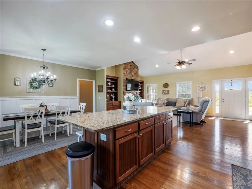 7657 Pea Ridge Road Lula, GA 30554
