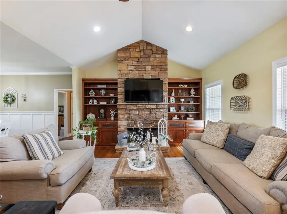 7657 Pea Ridge Road Lula, GA 30554