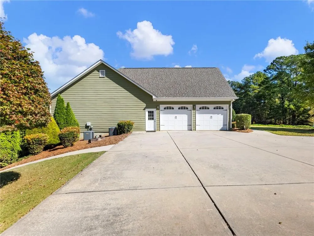 7657 Pea Ridge Road Lula, GA 30554