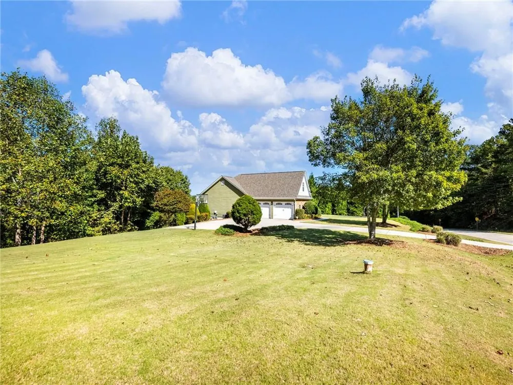 7657 Pea Ridge Road Lula, GA 30554