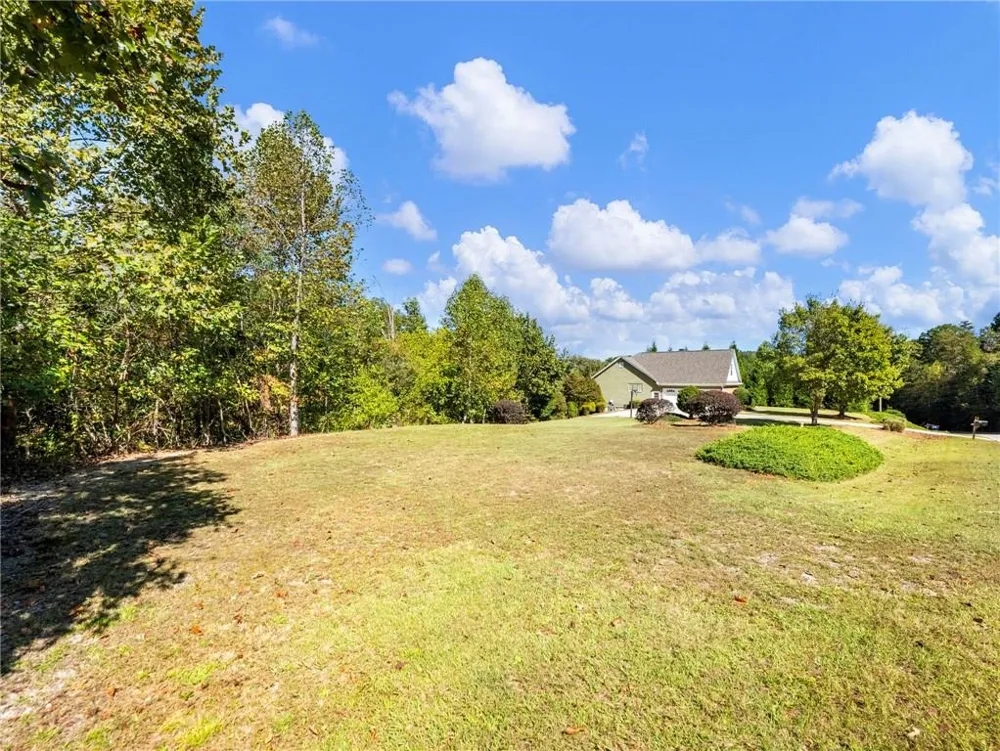 7657 Pea Ridge Road Lula, GA 30554