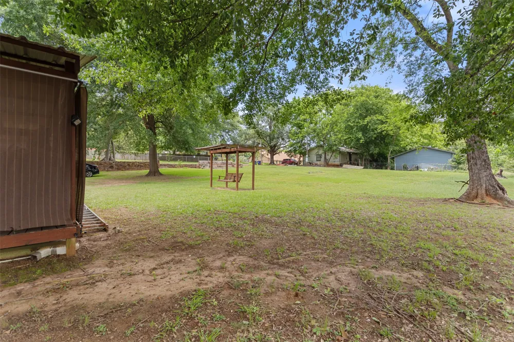 110 Church Street Winona, TX 75792