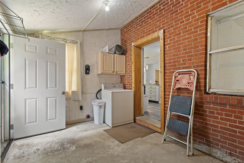 110 Church Street Winona, TX 75792
