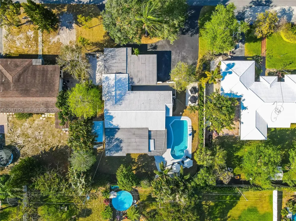 714 NE 2nd St Pompano Beach, FL 33060