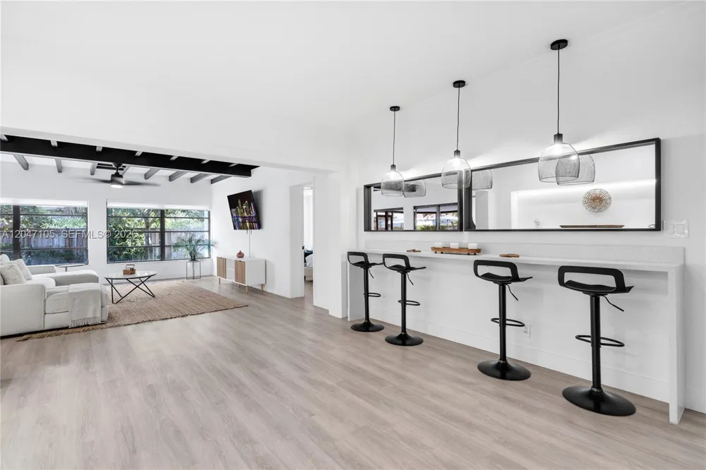 714 NE 2nd St Pompano Beach, FL 33060