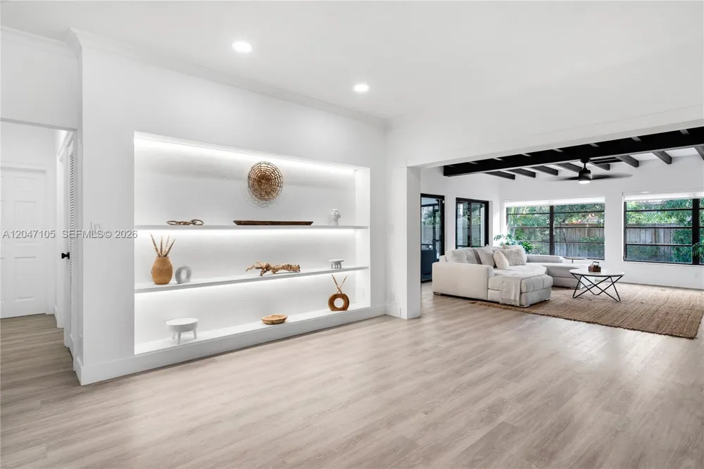 714 NE 2nd St Pompano Beach, FL 33060