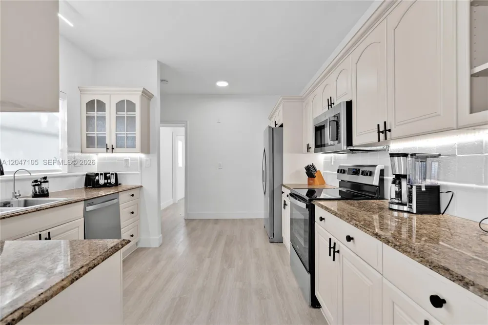 714 NE 2nd St Pompano Beach, FL 33060