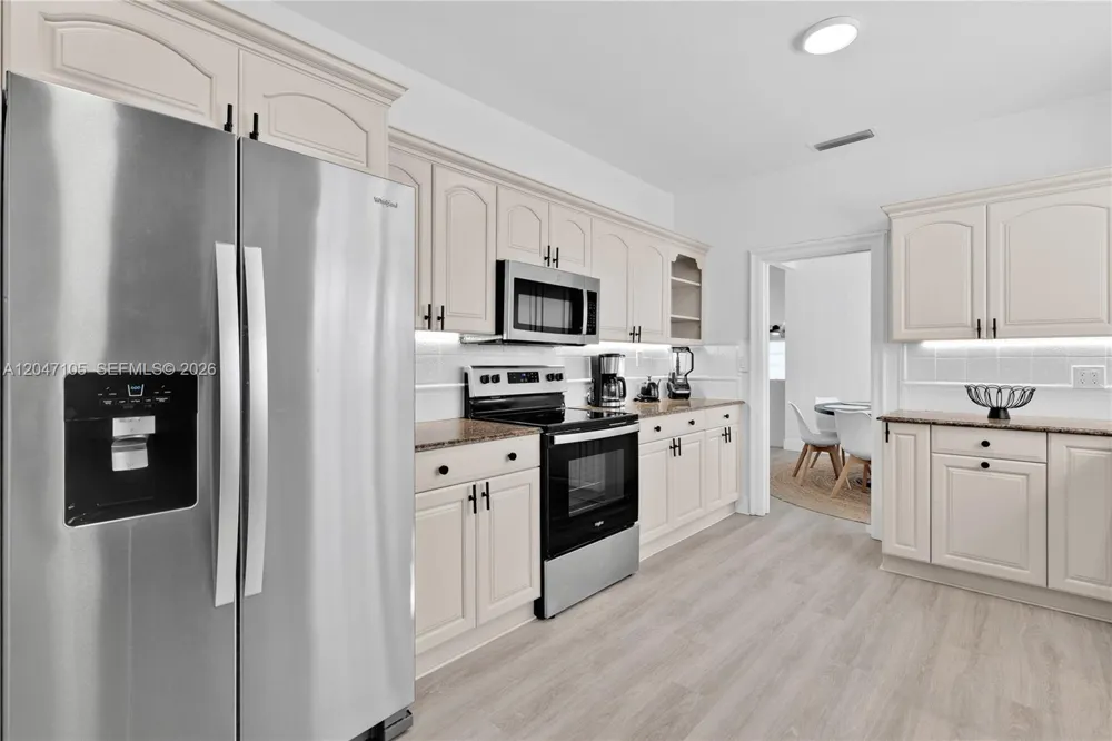 714 NE 2nd St Pompano Beach, FL 33060
