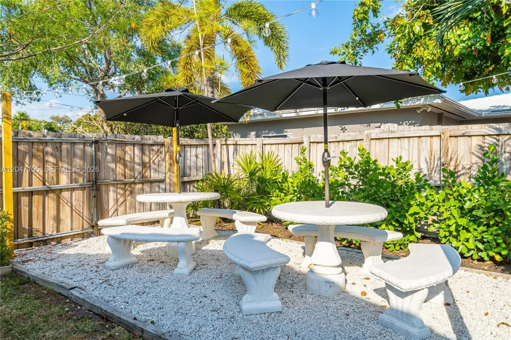 714 NE 2nd St Pompano Beach, FL 33060