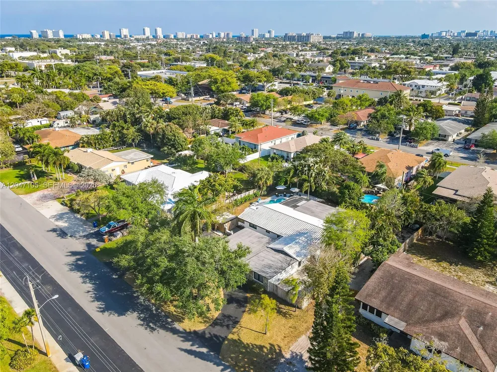 714 NE 2nd St Pompano Beach, FL 33060