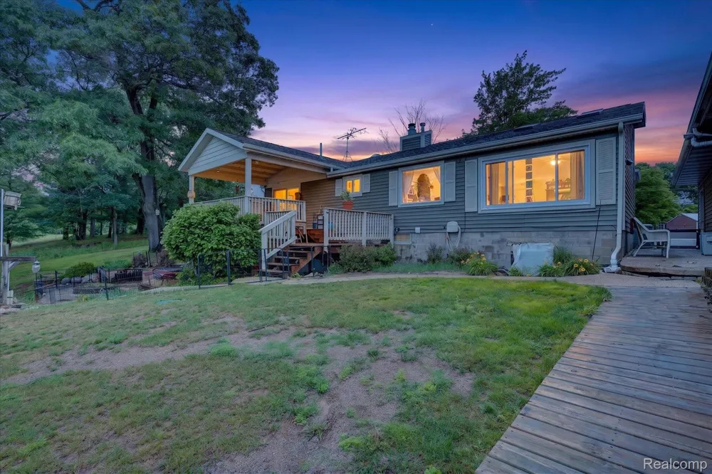 17 E White Lake Dr, Twin Lakes, MI 49457 Drive Dalton Township, MI 49457