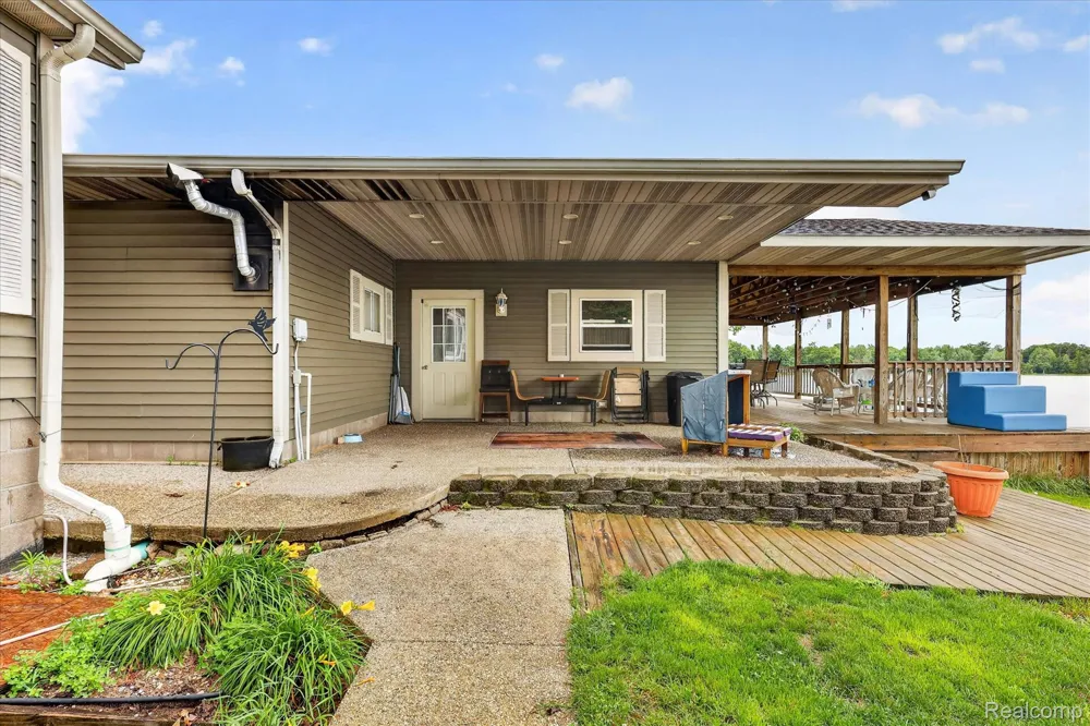 17 E White Lake Dr, Twin Lakes, MI 49457 Drive Dalton Township, MI 49457