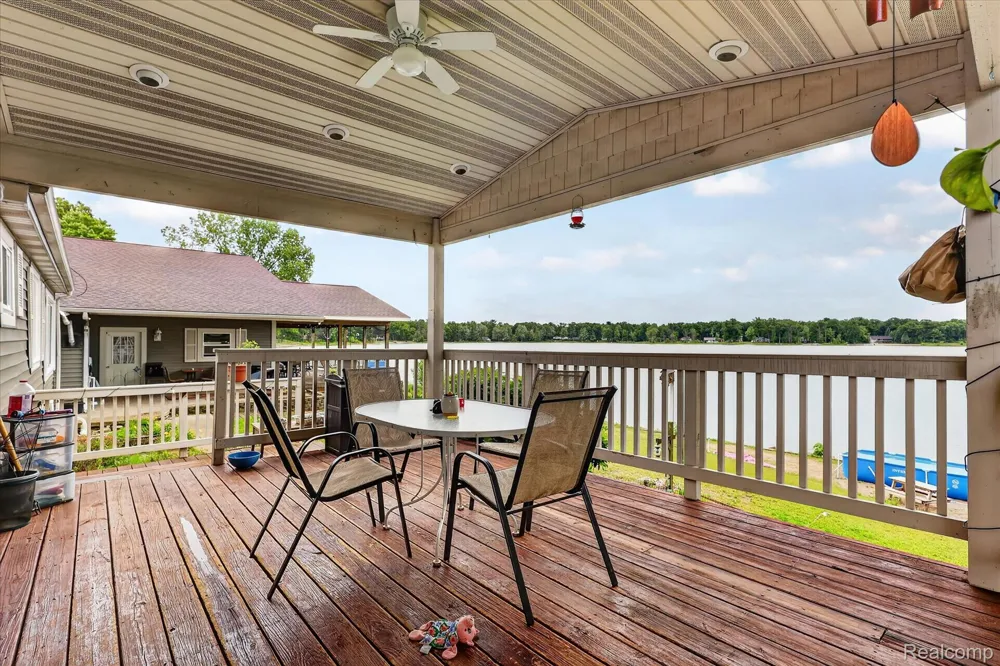 17 E White Lake Dr, Twin Lakes, MI 49457 Drive Dalton Township, MI 49457