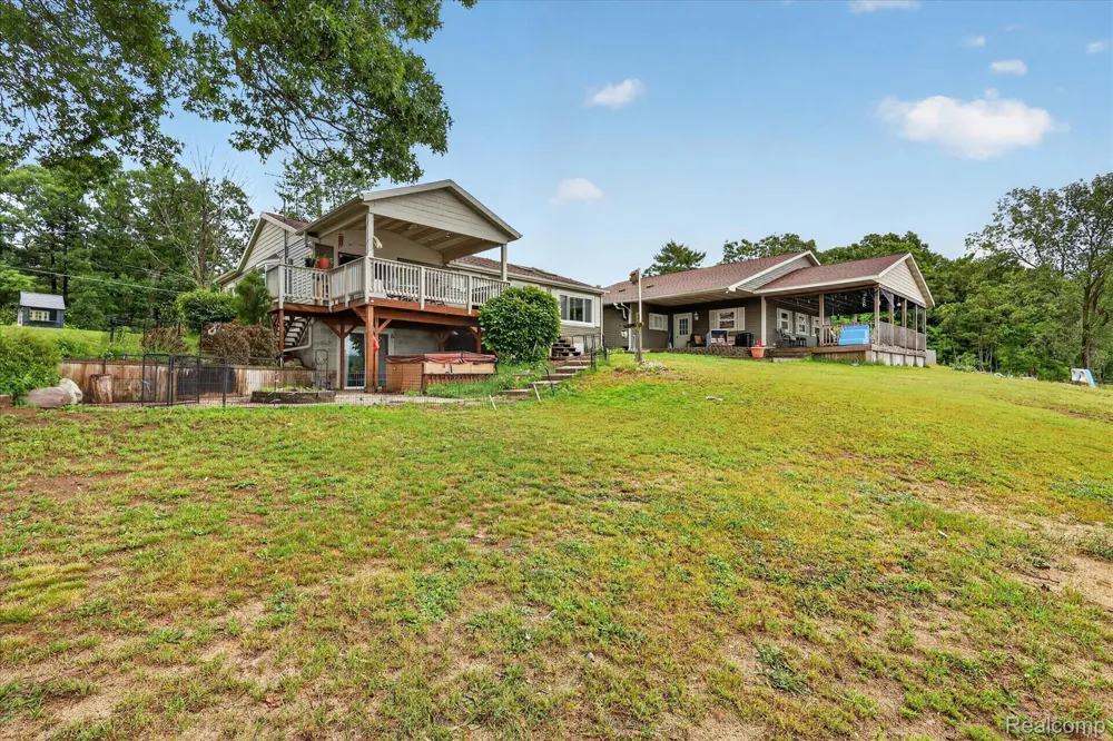 17 E White Lake Dr, Twin Lakes, MI 49457 Drive Dalton Township, MI 49457