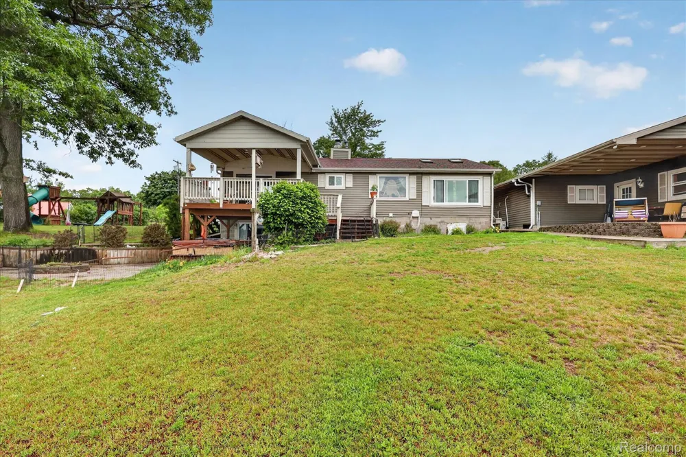 17 E White Lake Dr, Twin Lakes, MI 49457 Drive Dalton Township, MI 49457