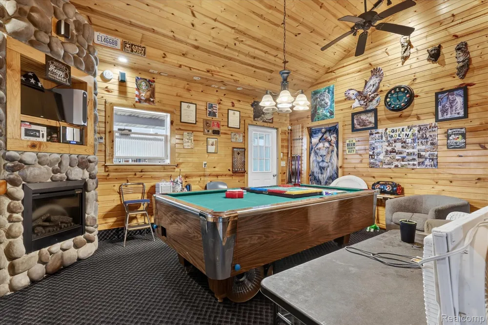 17 E White Lake Dr, Twin Lakes, MI 49457 Drive Dalton Township, MI 49457
