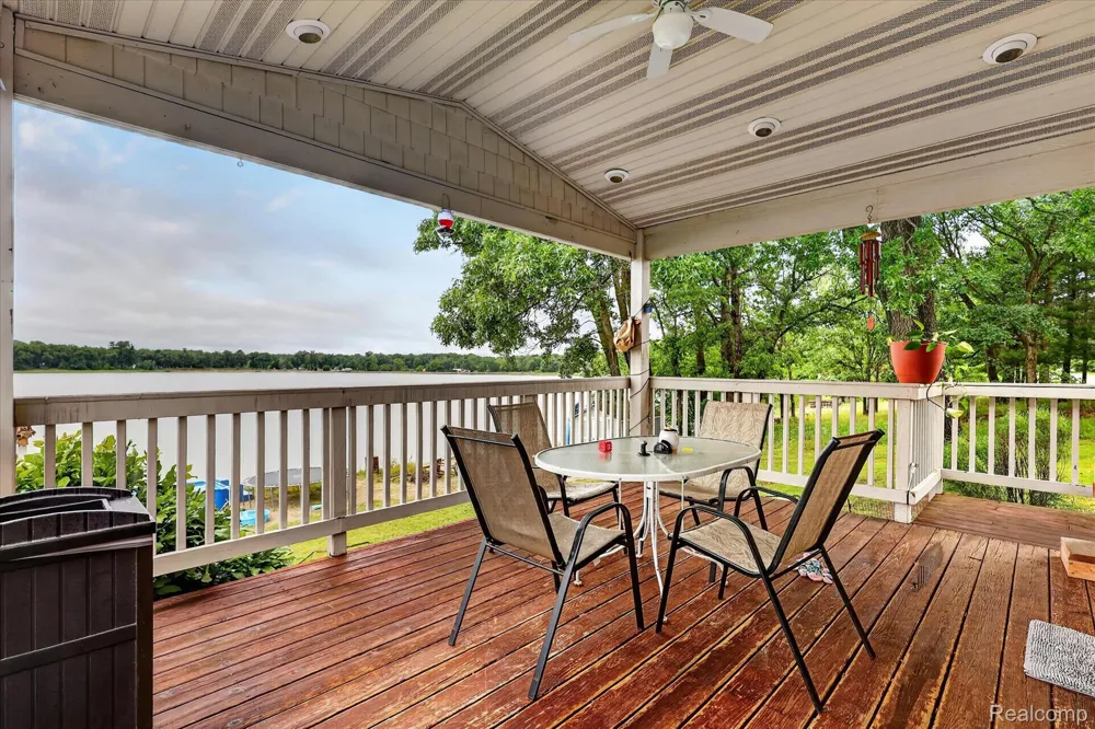 17 E White Lake Dr, Twin Lakes, MI 49457 Drive Dalton Township, MI 49457