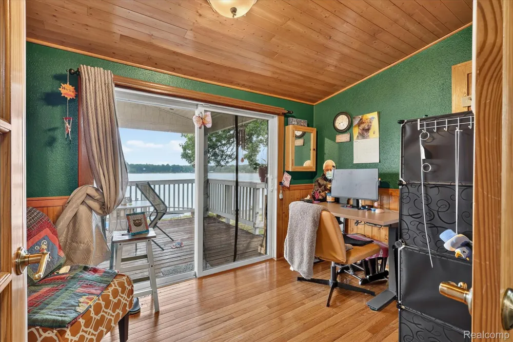 17 E White Lake Dr, Twin Lakes, MI 49457 Drive Dalton Township, MI 49457