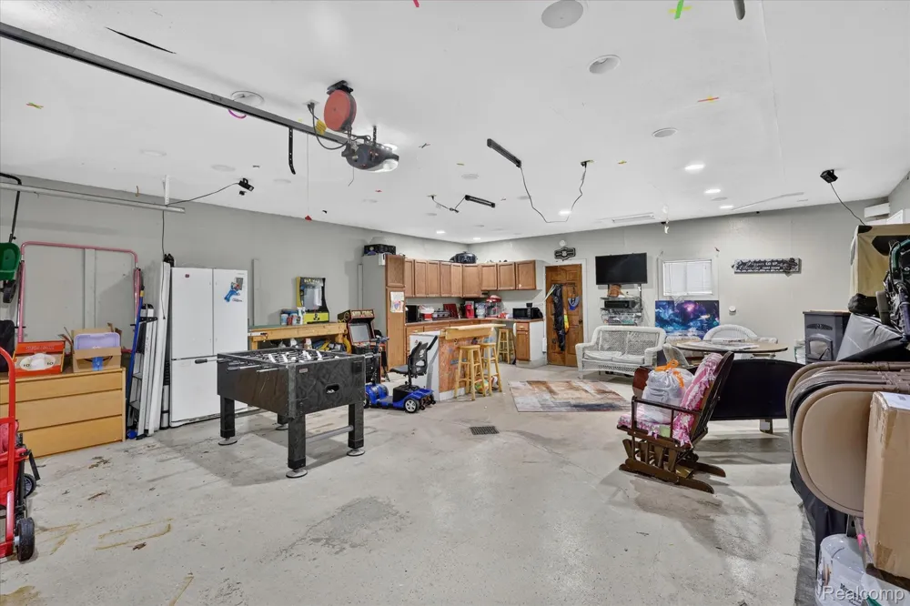 17 E White Lake Dr, Twin Lakes, MI 49457 Drive Dalton Township, MI 49457