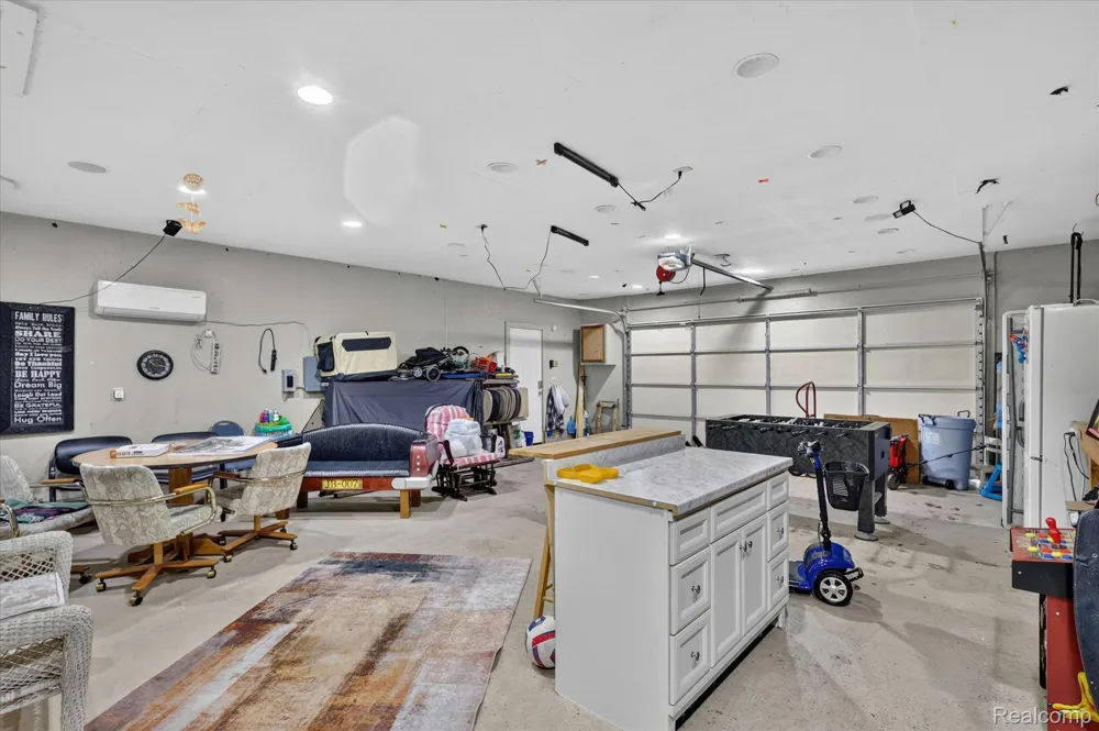 17 E White Lake Dr, Twin Lakes, MI 49457 Drive Dalton Township, MI 49457