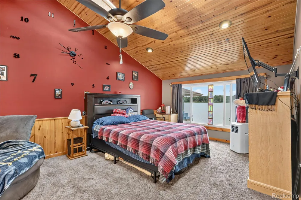 17 E White Lake Dr, Twin Lakes, MI 49457 Drive Dalton Township, MI 49457