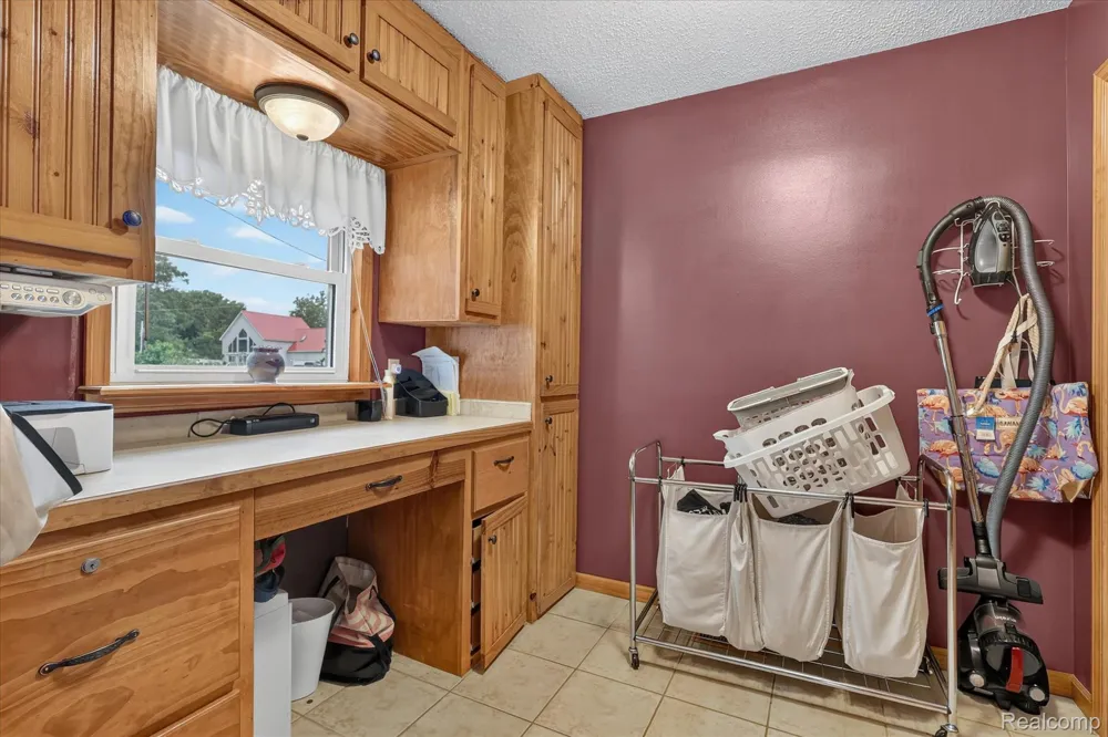 17 E White Lake Dr, Twin Lakes, MI 49457 Drive Dalton Township, MI 49457