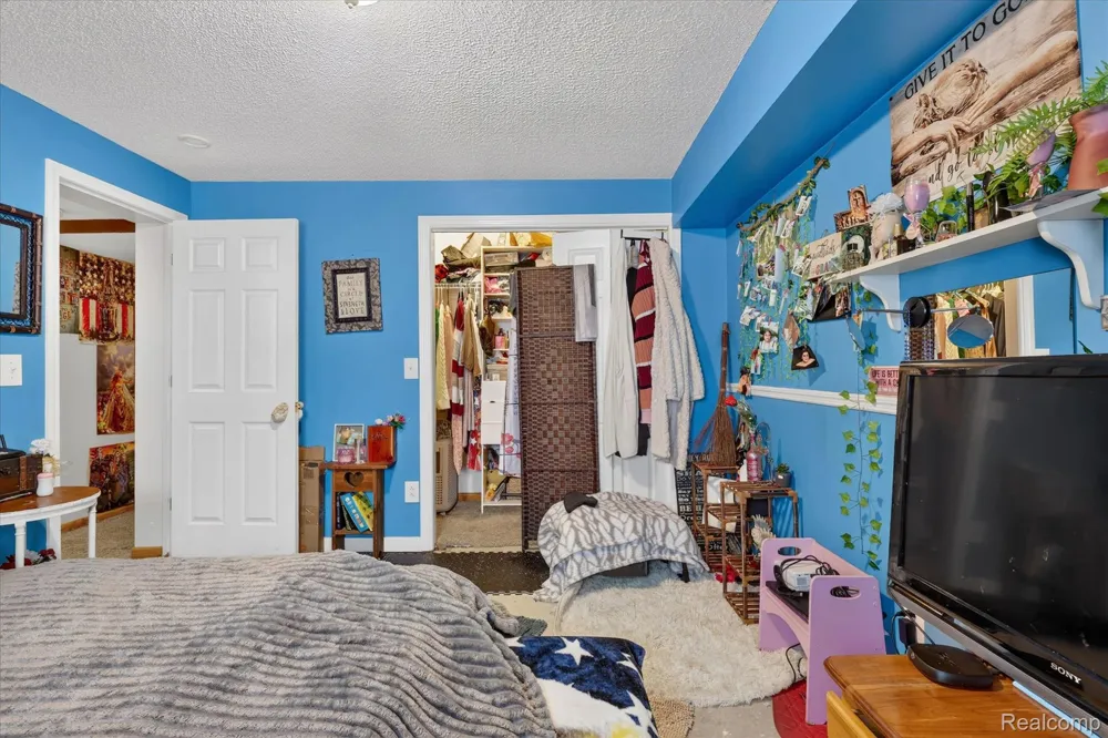 17 E White Lake Dr, Twin Lakes, MI 49457 Drive Dalton Township, MI 49457
