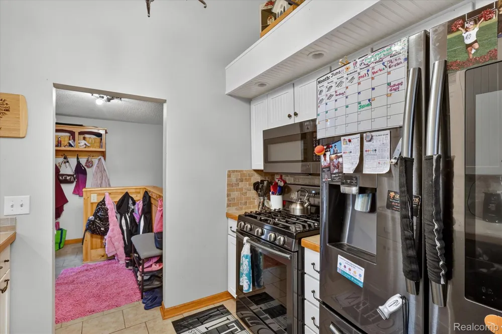 17 E White Lake Dr, Twin Lakes, MI 49457 Drive Dalton Township, MI 49457